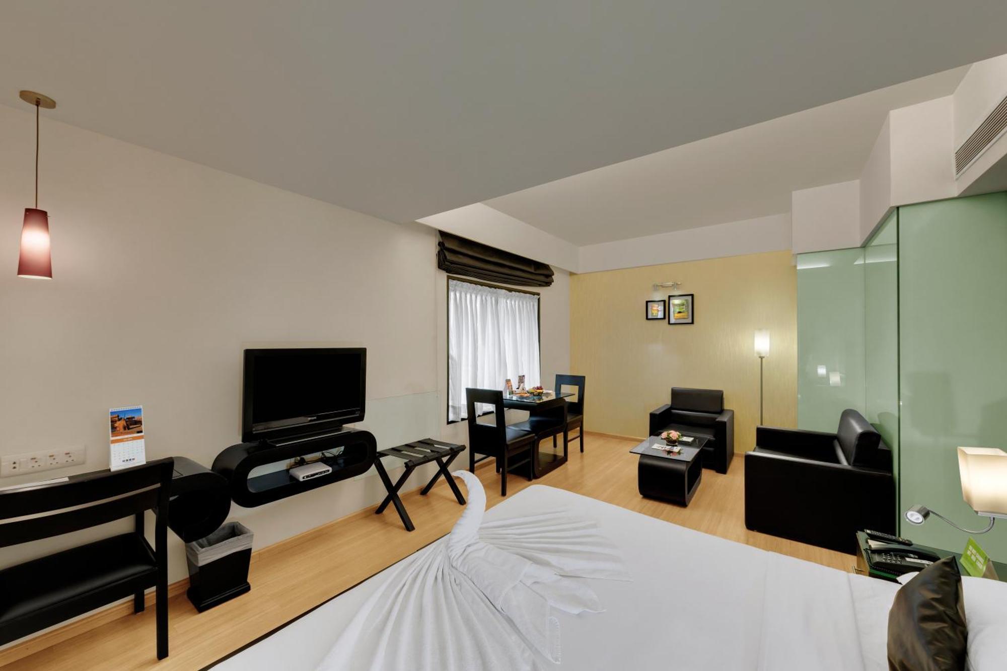 Luxury Suite,706648762:JPEG